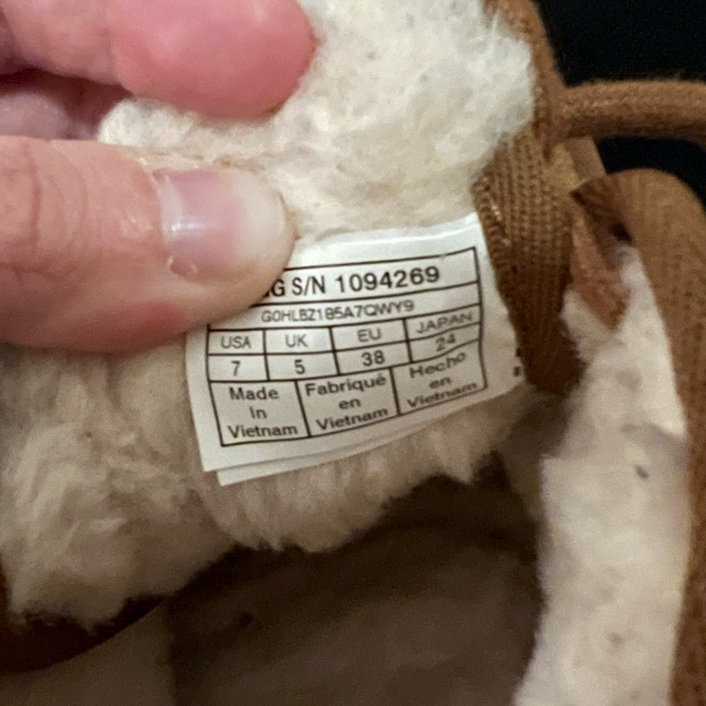 ugg boots - Picture 9 of 9